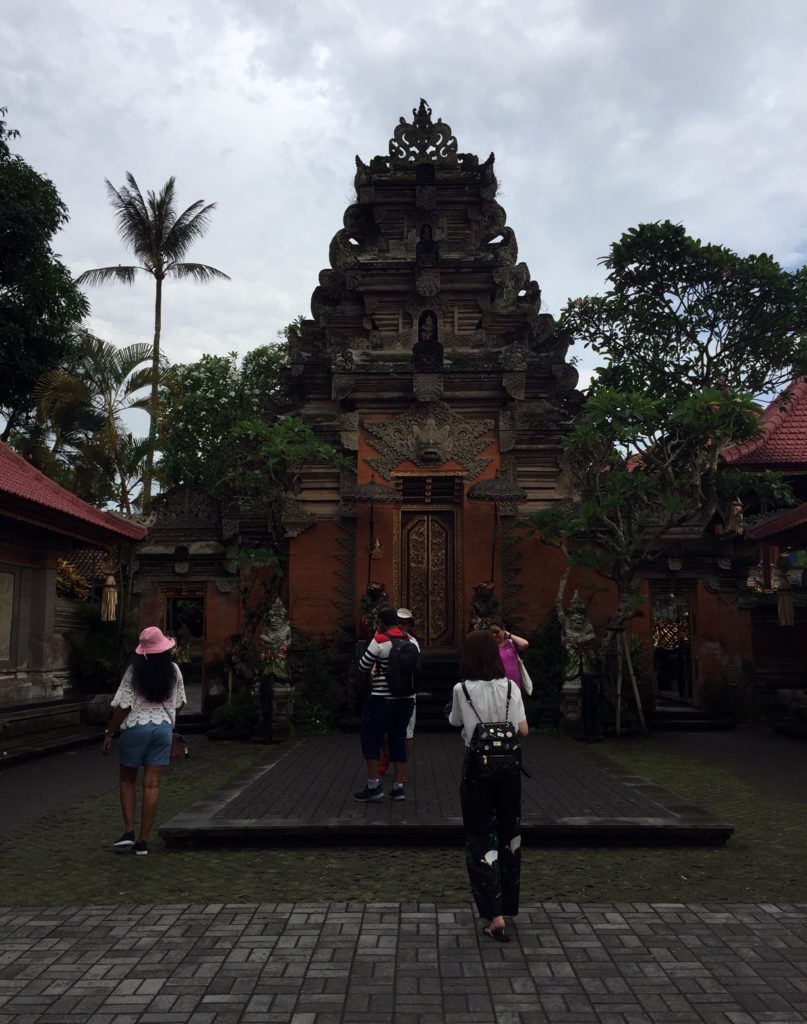 een tempel bij monkey forest ubud Bali