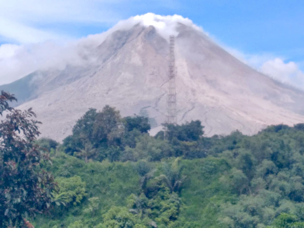 Sibayak vulkaan op Sumatra Indonesië