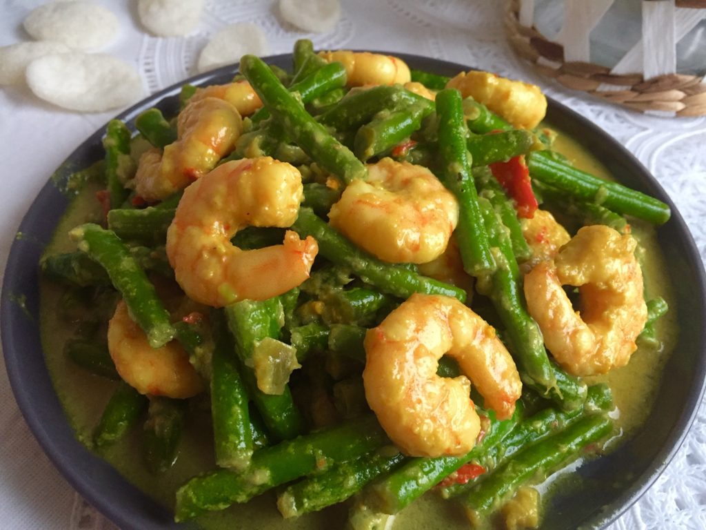 sayur lodeh buncis udang is sperzieboontjes met garnalen