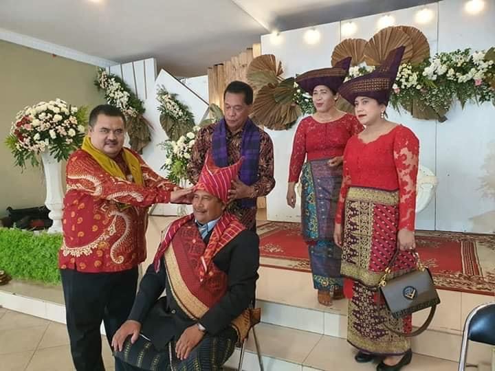 Wat is de Indonesische cultuur? Batak Karo is een van de stam in Indonesië