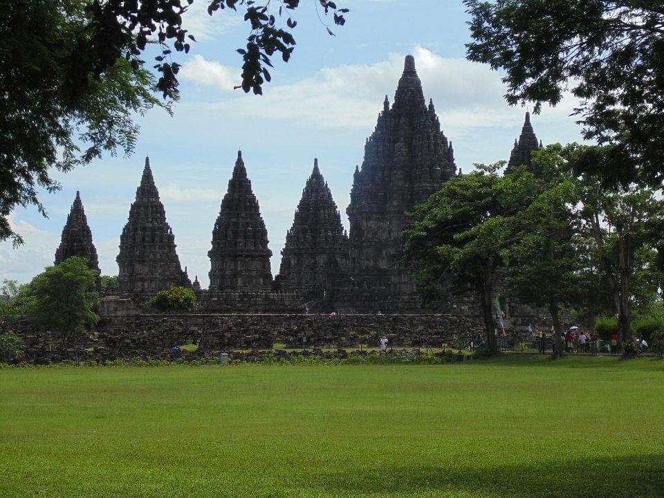 candi prambanan yogyakarta