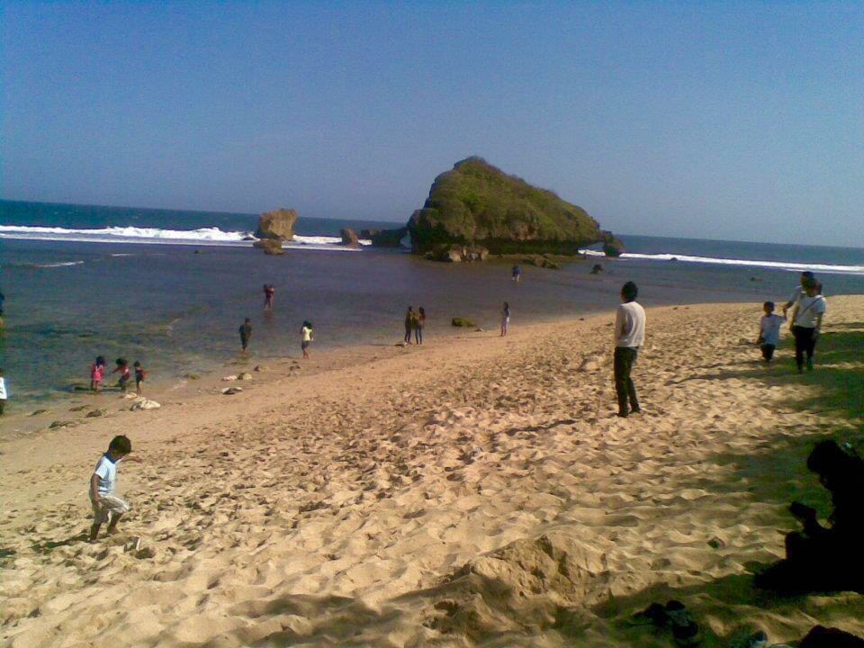 strand gunung kidul bij candi prambanan