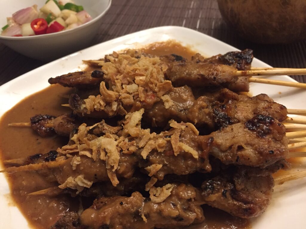 sate manis is een andere variant van saté ajam