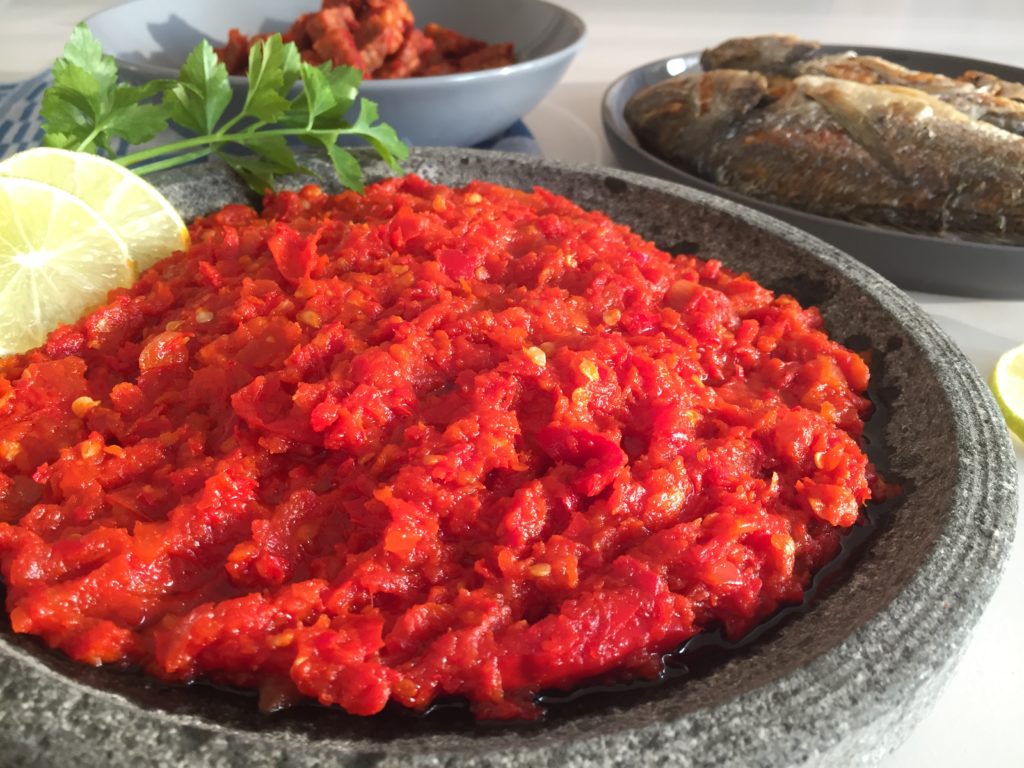 sambal balado is pittige Indonesische tomaten sambal