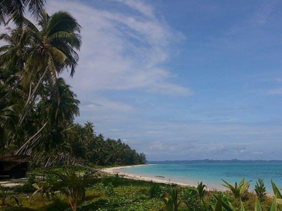 Een van de ongerepte stranden van pulau Banyak