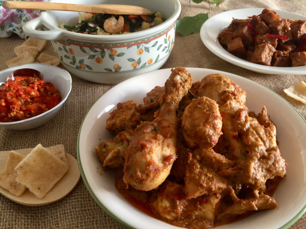 rendang ayam is rendang met kippenvlees